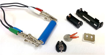柱形电池和纽扣电池连接时的装置